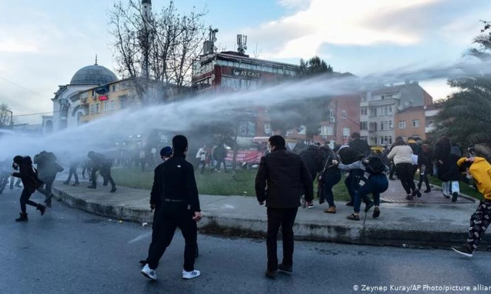 Τουρκία: "Αστικές αναταραχές" από 1,5 εκατ. απολυμένους του Ερντογάν
